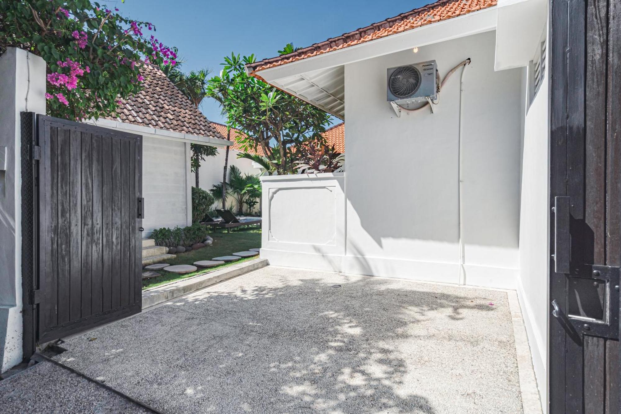 Green Garden Seminyak Villa מראה חיצוני תמונה